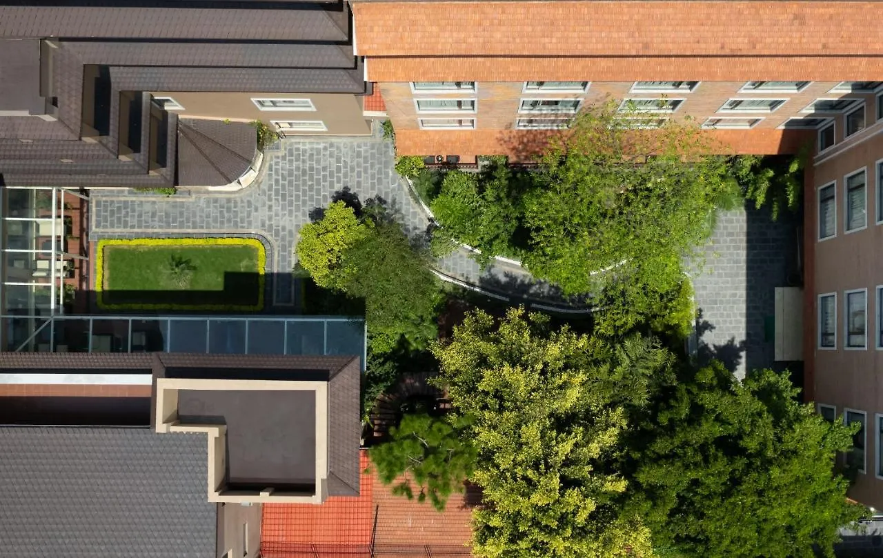 Hotel Thrive, A Tropical Courtyard Катманду