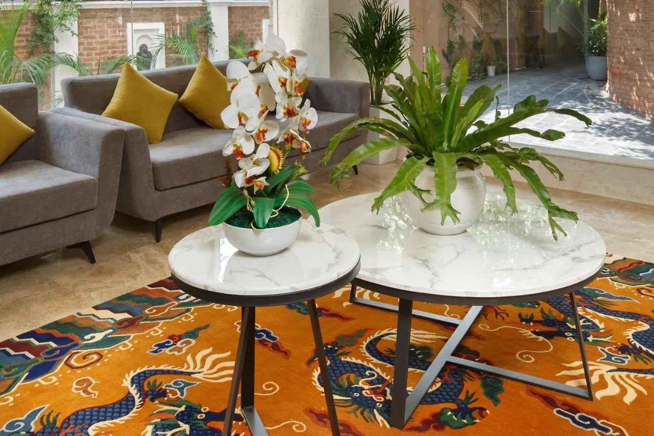 Hotel Thrive, A Tropical Courtyard Катманду 4*,  Непал