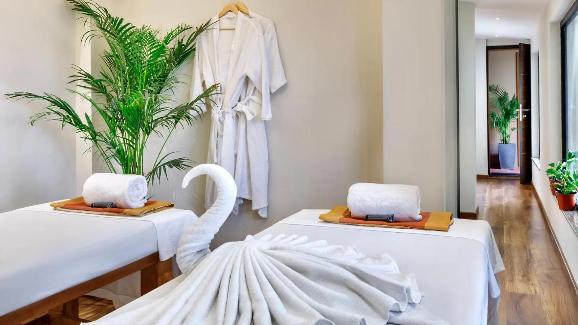 Hotel Thrive, A Tropical Courtyard Катманду
